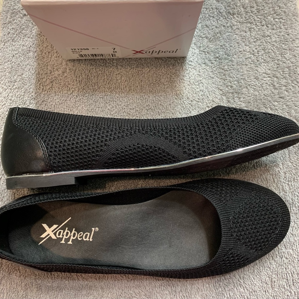 Black shoes-never worn